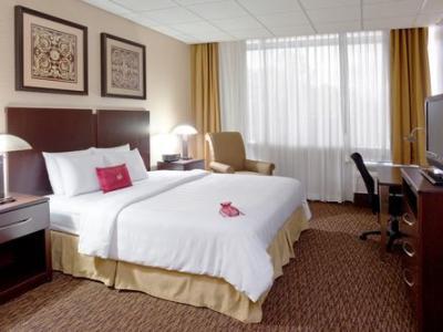 Crowne Plaza Cleveland Airport By Ihg Hotel Middleburg Heights
